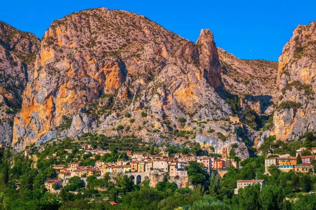 La Maison Des Collines Allemagne-en-Provence Exteriér fotografie